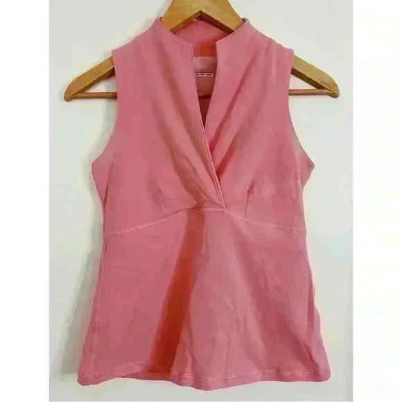 Lululemon Surpus V neck Athletic Top with Built in  Bra Size 2 - Picture 1 of 8